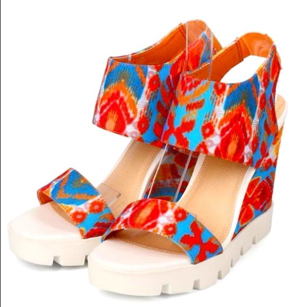 💥Host Pick!💥 Liliana Tribal Open Toe Slingback Lug Sole Wedge Sandals